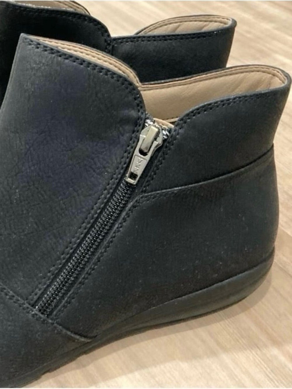 Easy Spirit Women's Black Booties Side Zipper Size 7.5